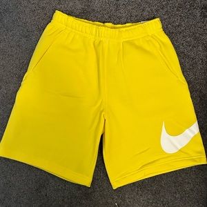 Men’s Nike Standard Fit Yellow shorts